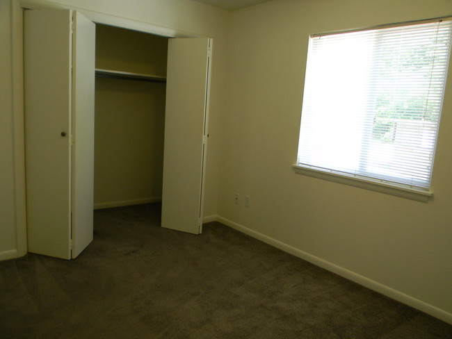 BEDROOM - Deerfield Apartments