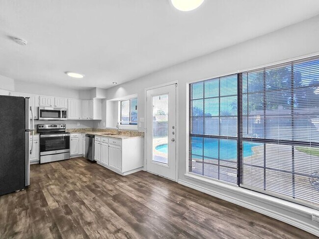 Foto del edificio - 9232 Shipman St