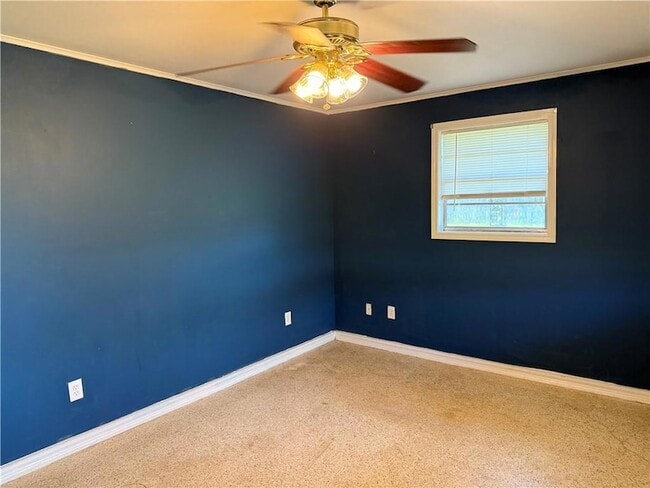 Building Photo - 324 Chinchilla Dr