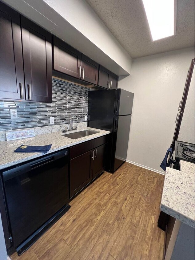 The Doral & Montfort Valley 13740 Montfort Dr Dallas, TX Apartments