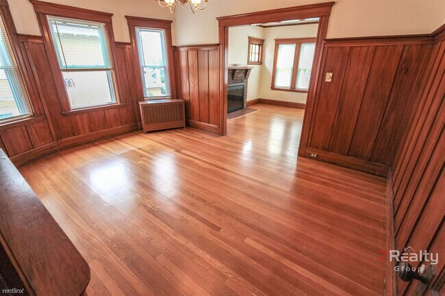 Building Photo - 5 br, 2 bath Apartment - 24 Chester Rd