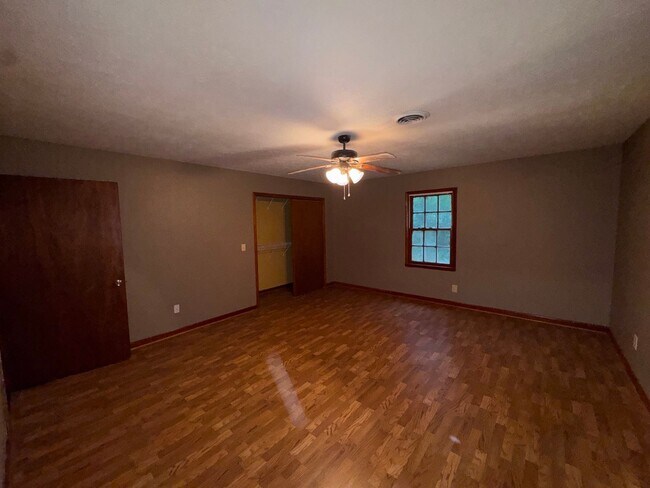 Foto del edificio - 2232 Websters Chapel Rd