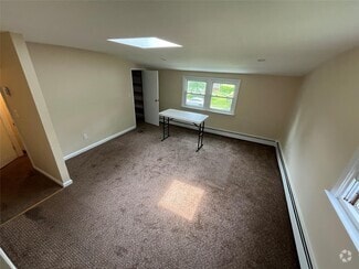 Building Photo - 615 Floral Pl