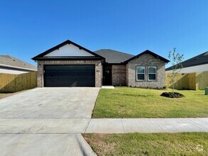 Building Photo - 310 Williams ct