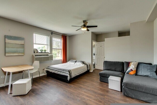 Foto del edificio - 1627 N Humboldt Blvd