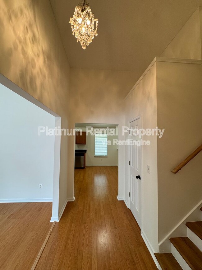 Foto del edificio - 6718 Pole Creek Dr