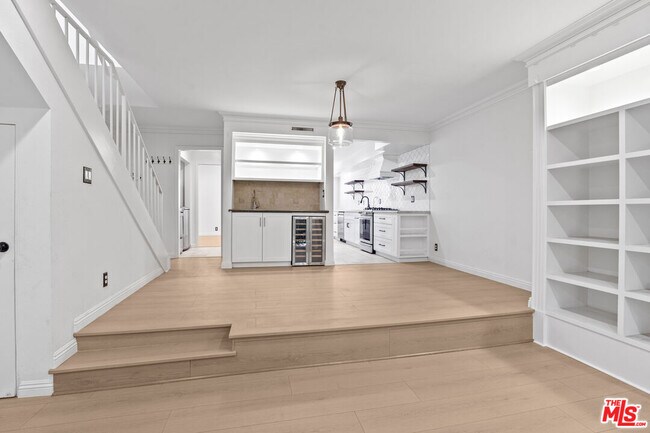 Building Photo - 1850 Midvale Ave