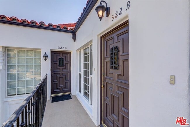 Building Photo - 2 br, 2 bath Condo - 322 S Reeves Dr Apt B