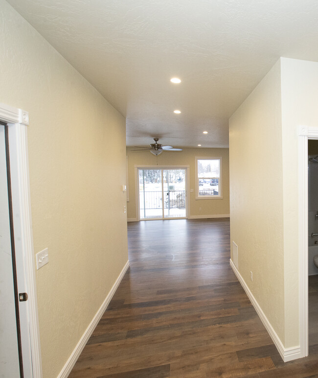 Building Photo - 618 Swan Mountain Village
