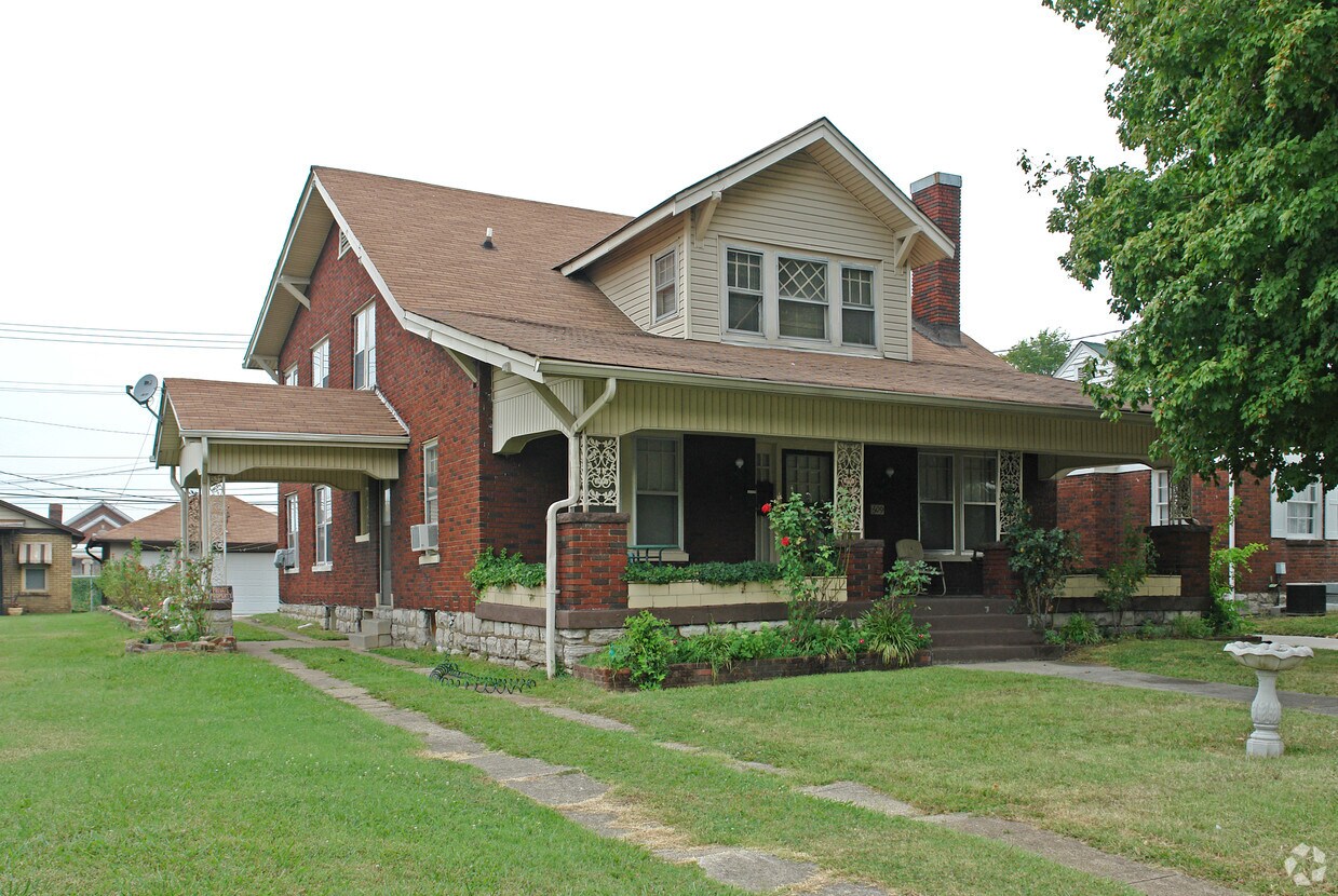 Primary Photo - 609 Woodland St