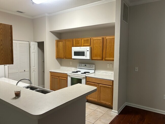 Building Photo - 6087 Maggies Cir