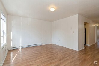 Building Photo - 112 Astor Pl