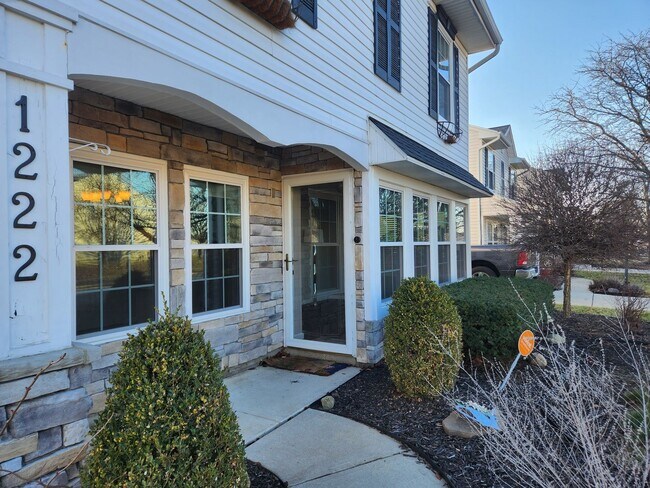 Building Photo - Beautiful 2-Story Home in Northmont School District