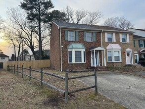 Building Photo - 341 Paxford Dr