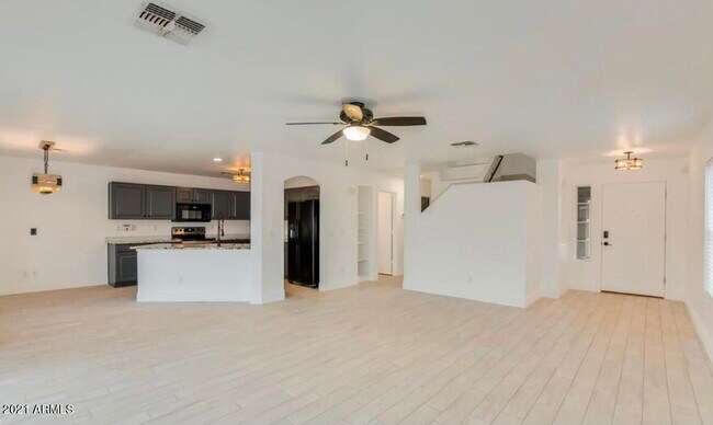 Foto del edificio - 22281 W Morning Glory St