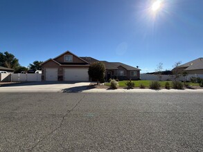 Building Photo - 408 Wilkins Drive