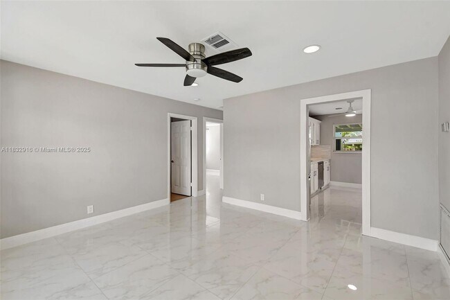 Building Photo - 320 NW 51st Ct