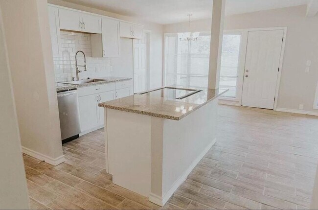 Foto del edificio - Charming 3/2/1 Home on a Quiet Cul-de-Sac