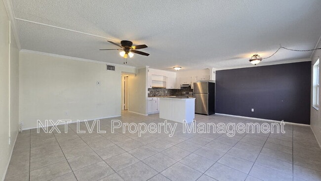 Foto del edificio - 6777 Winkler Rd