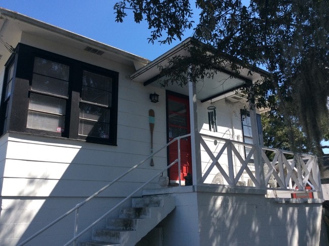 Building Photo - 608 Wood St
