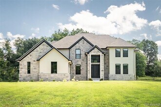 Building Photo - 5344 Birch Dr