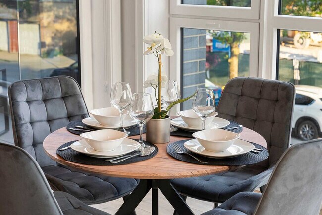 Foto del edificio - 2344 W Polk St