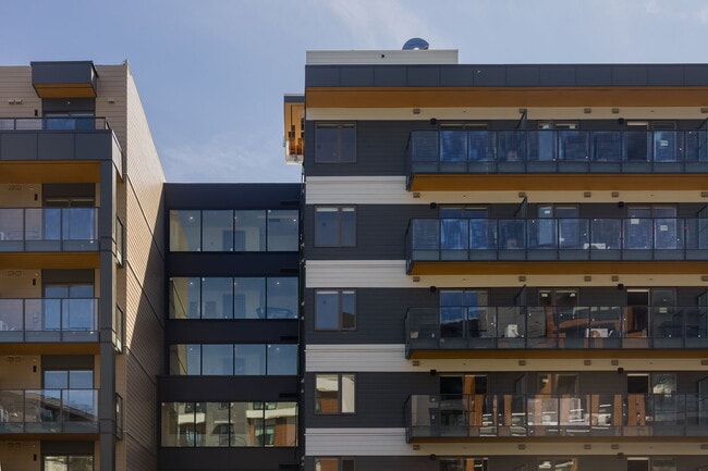 Building Photo - 1529 Oxford St