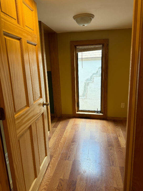 Building Photo - 959 W 2nd St