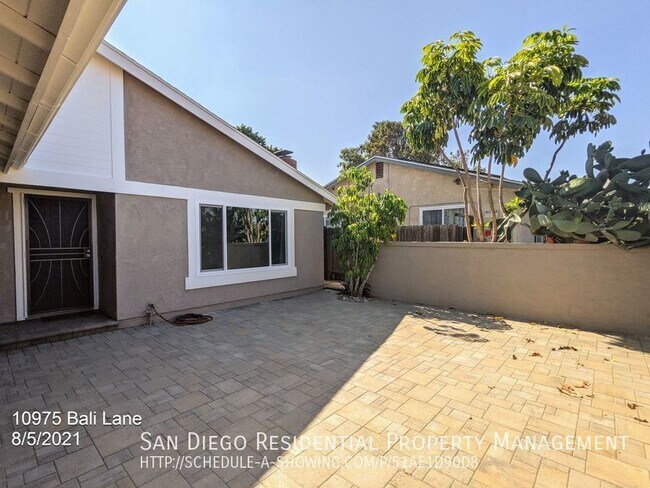 Building Photo - 10975 Bali Ln