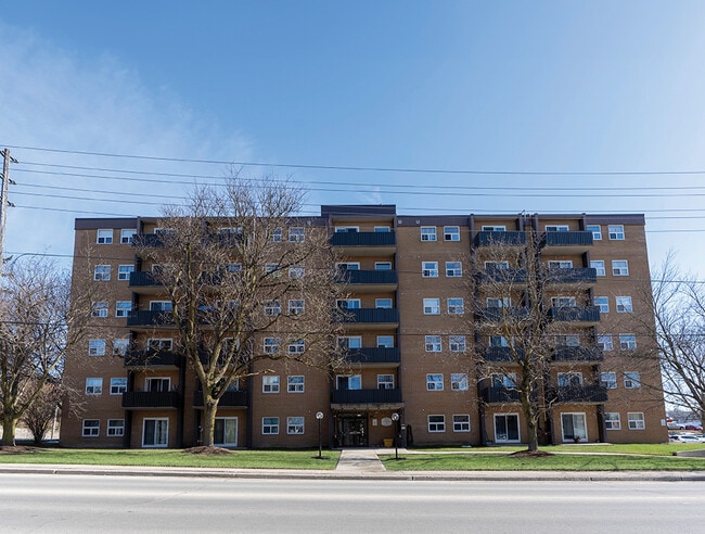 Building Photo - Hanover Tower Apartments