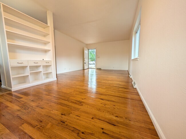 Foto del edificio - 1238 Janes Ln
