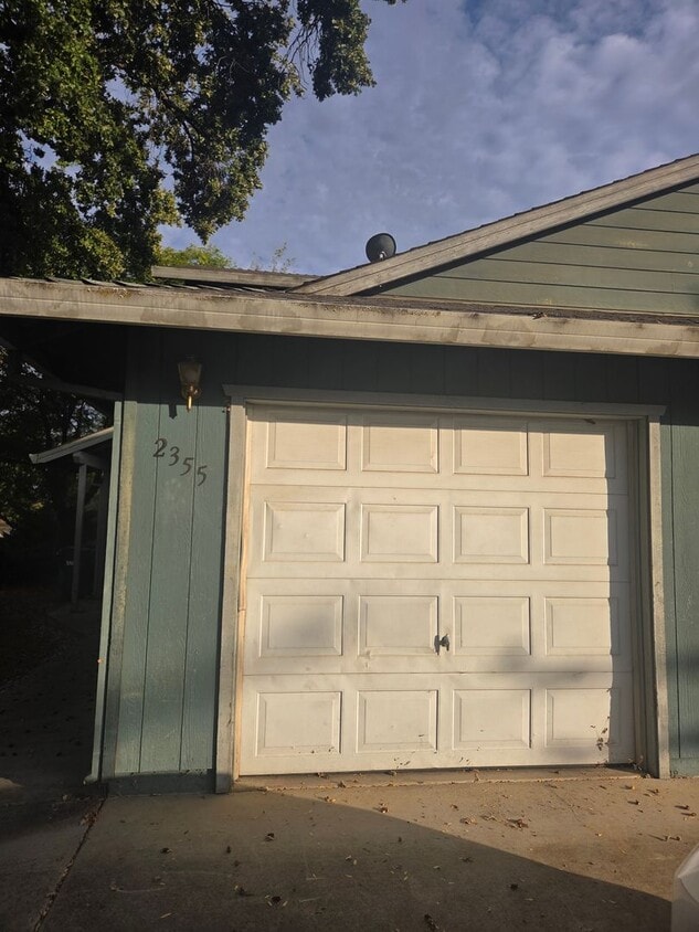 Primary Photo - Nice townhouse in Anderson