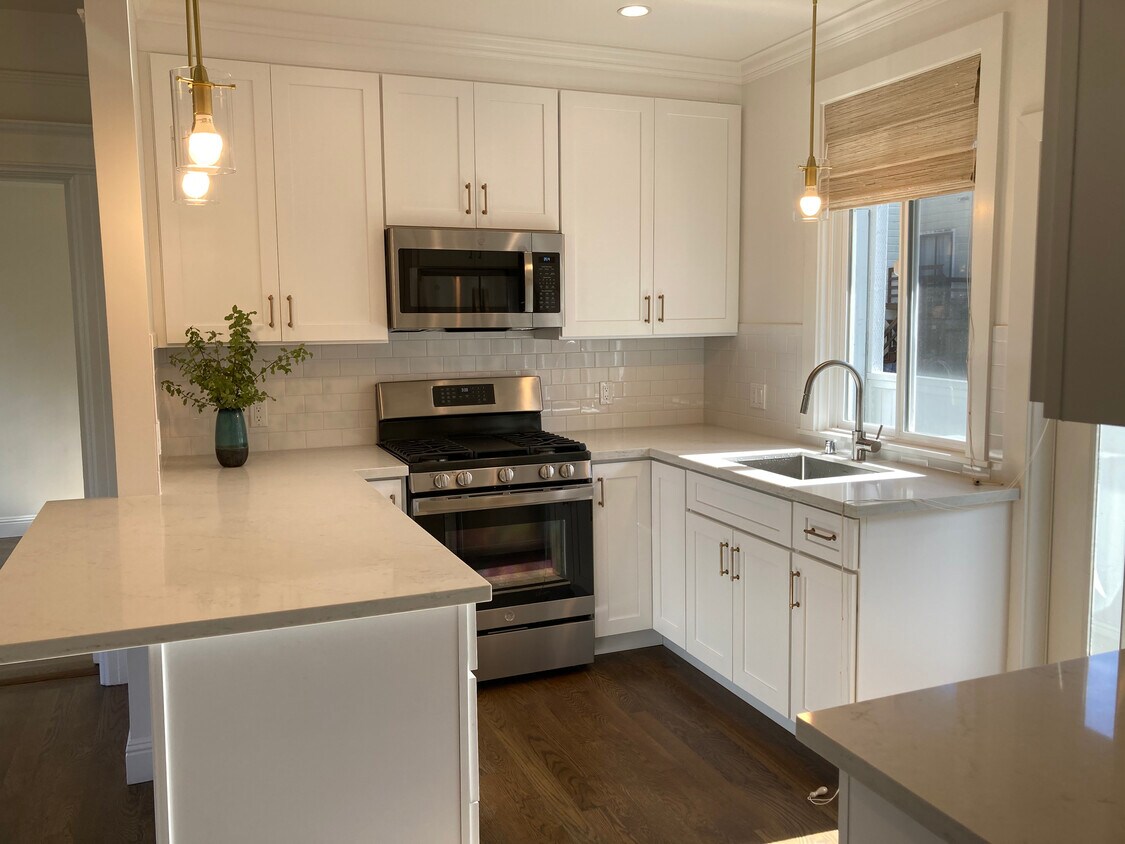 Fabulous new kitchen - 2791 Greenwich St
