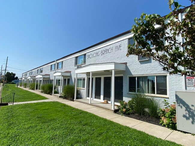 Building Photo - Elmwood Gardens