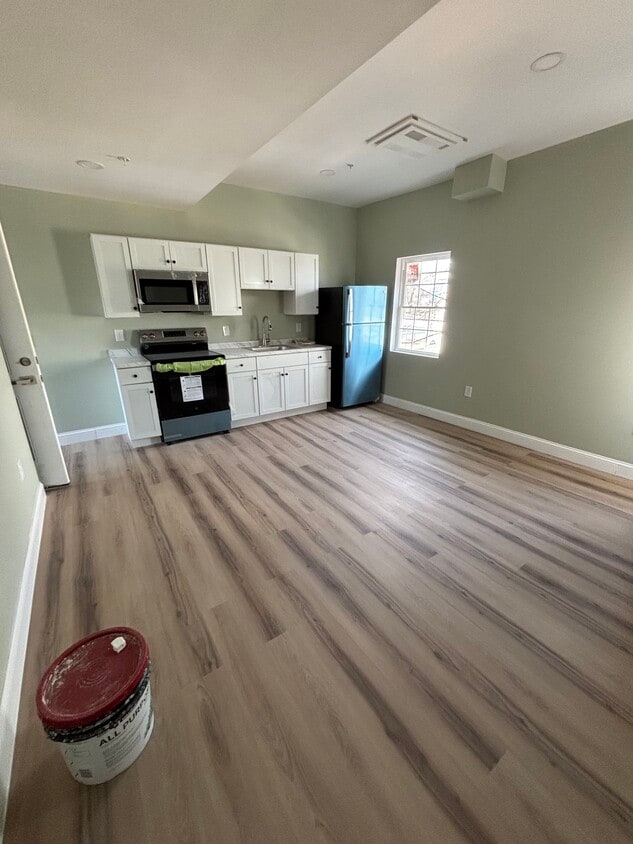 Photo - 110 8th St (New Bedford, MA)