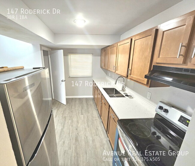 Building Photo - 147 Roderick Dr