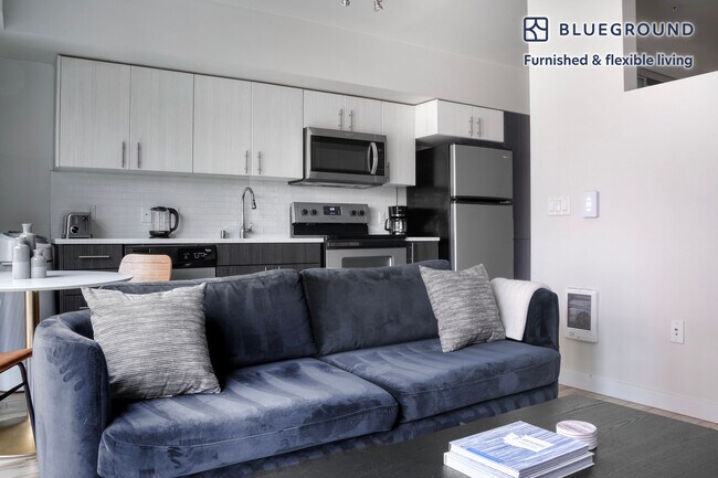 Foto del edificio - 3036 16th Ave W