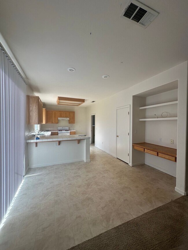 Building Photo - Desirable 2 Story Home In Weston Ranch