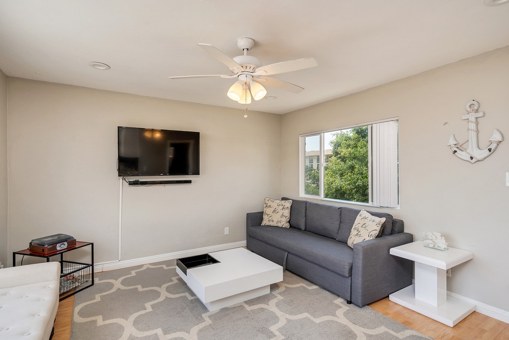 Primary Photo - 2131 Balboa Ave