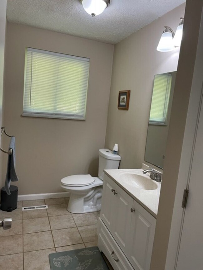 Foto del edificio - West Knox 4 Bedroom House