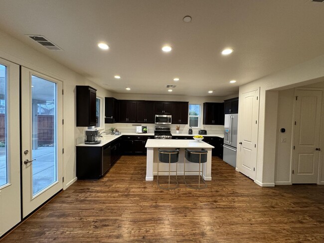 Foto del edificio - **Dream Home Awaits in West Sacramento! **