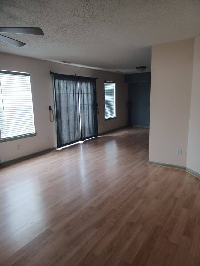 Building Photo - 4629 Shallowford Cir