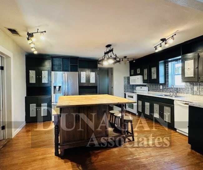 Foto del edificio - 311 S Alameda St