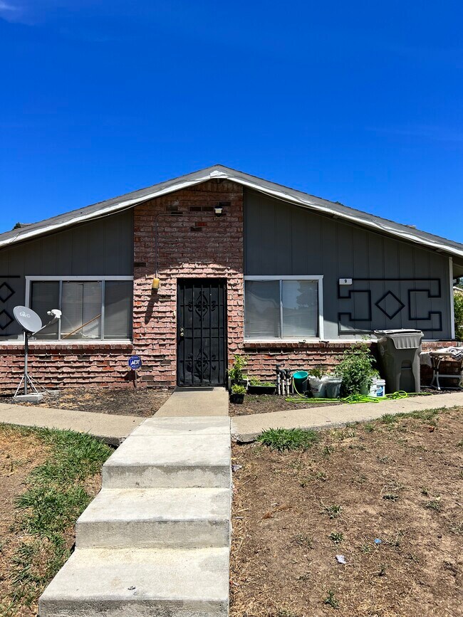 Building Photo - 9 La Fresa Ct