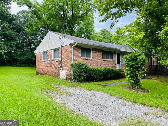 Building Photo - 6102 E Fayetteville Dr
