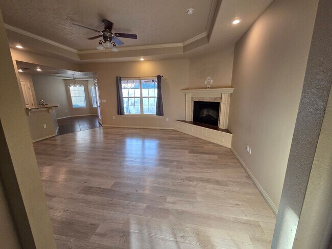 Building Photo - Beautiful 4 bedroom 2 bath home for rent