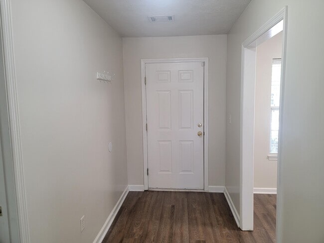 Building Photo - 1406 Anna Way