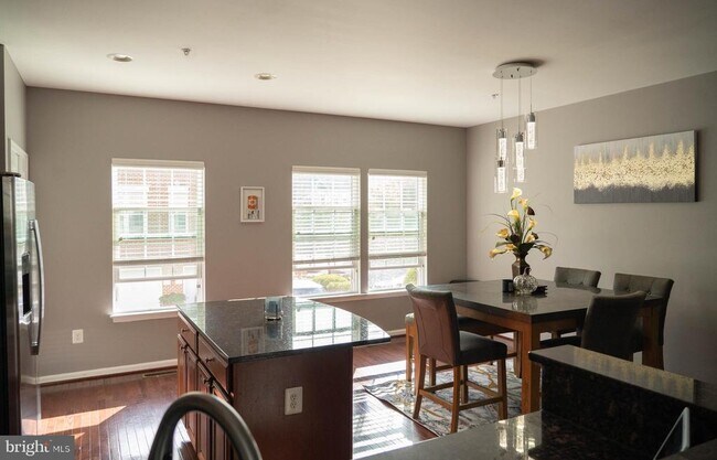 Building Photo - 506 Edelen Station Pl