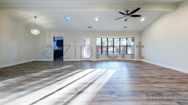 Foto del edificio - 2120 Wychwood Dr