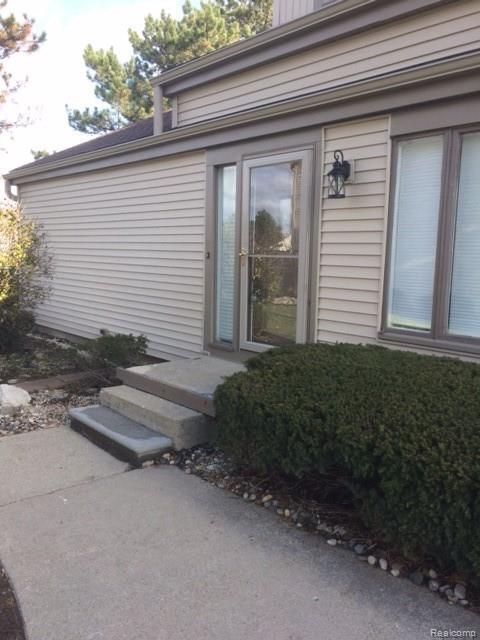 Building Photo - 6334 Laurentian Ct